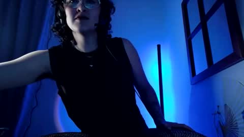 Mx. Anouk Divine online show from 12/23/25, 04:43