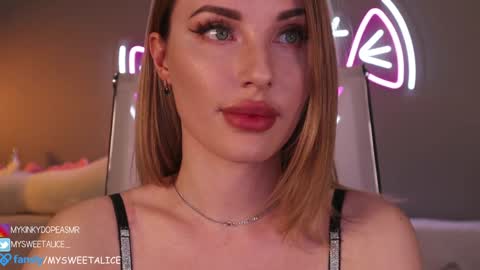 Snapshot of my__sweet__alice chatting on 12/08/24, 09:08 mysweetalice online show from 12/08/24, 09:08