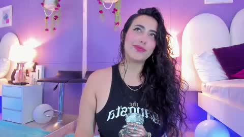 my_aleja_ online show from 10/04/25, 01:09