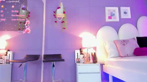 my_aleja_ online show from 10/20/25, 12:49