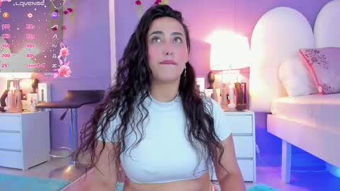 my_aleja_ online show from 10/21/25, 01:23