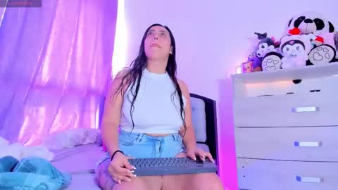 my_aleja_ online show from 03/19/26, 01:26