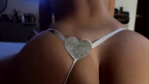 Romina  Gonza online show from 03/25/26, 05:02