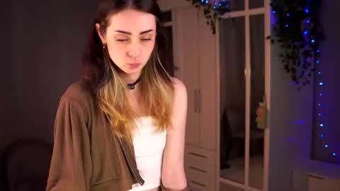 Molly online show from 10/10/25, 08:30