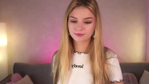 Polly online show from 11/04/25, 03:44