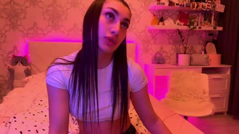 Naomi online show from 06/05/26, 09:31