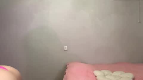 Lola online show from 10/15/25, 03:45