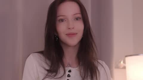 Snapshot of my_stella chatting on 10/09/25, 06:28 STELLA Im here today online show from 10/09/25, 06:28