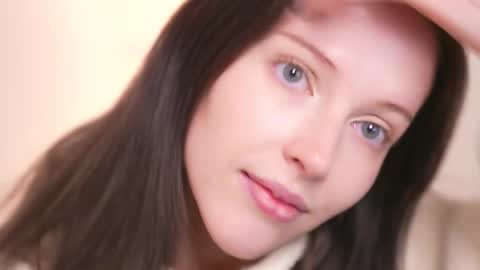 Snapshot of my_stella chatting on 10/13/25, 06:52 STELLA Im here today online show from 10/13/25, 06:52