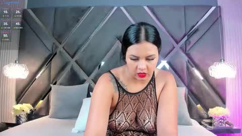 Mariana Evans online show from 12/22/25, 11:40