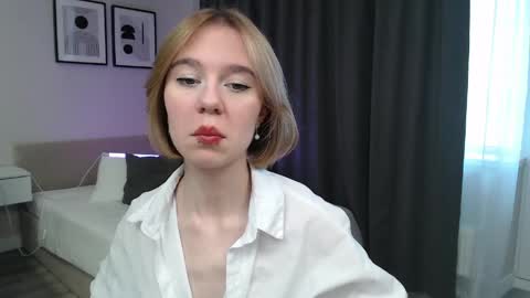 Lana online show from 06/04/26, 11:05