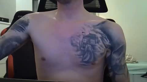 Snapshot of mydickistoobig chatting on 02/10/25, 04:47 Big Dick Huhu online show from 02/10/25, 04:47