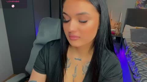 Snapshot of mygoddesshecate chatting on 04/25/26, 01:14 Hecate online show from 04/25/26, 01:14