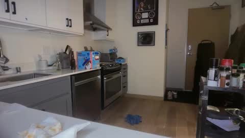 Snapshot of myguy19 chatting on 01/12/26, 04:07 DaDDY D online show from 01/12/26, 04:07