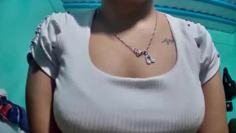 Snapshot of myhoney_hot chatting on 11/16/25, 12:33 myhoney_hot online show from 11/16/25, 12:33