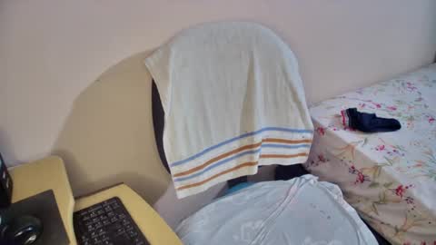Snapshot of myhoney_hot chatting on 06/27/26, 08:03 myhoney_hot online show from 06/27/26, 08:03