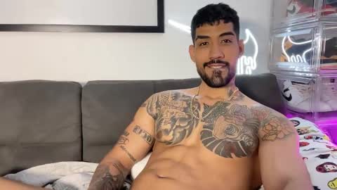 Myke esthetic online show from 09/18/25, 05:59