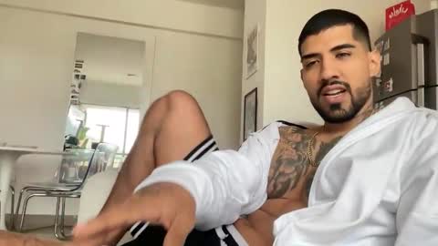 Myke esthetic online show from 10/15/25, 06:41