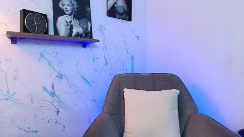 Mykel   online show from 10/20/25, 06:03