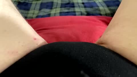 Snapshot of mykittyneedsu chatting on 04/11/26, 10:52 Kitty online show from 04/11/26, 10:52