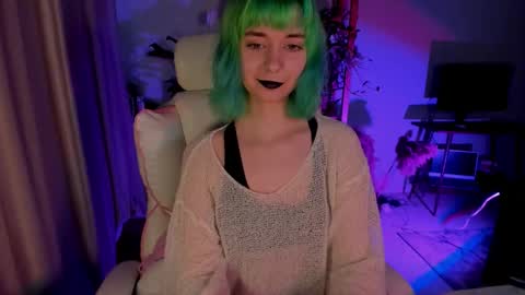 MylaFlores online show from 10/04/25, 01:58