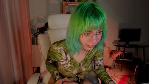 MylaFlores online show from 10/09/25, 03:15