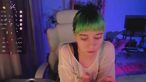 Snapshot of mylaweb chatting on 12/16/25, 12:26 MylaFlores online show from 12/16/25, 12:26