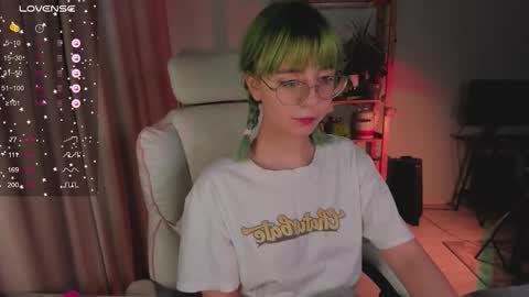 Snapshot of mylaweb chatting on 02/26/26, 11:04 MylaFlores online show from 02/26/26, 11:04