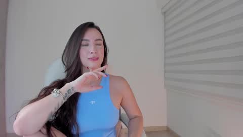 Snapshot of mylerosex chatting on 02/19/25, 01:29 Myle online show from 02/19/25, 01:29