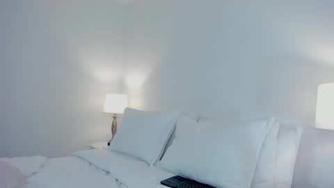 Snapshot of mylerosex chatting on 10/14/25, 12:00 Myle online show from 10/14/25, 12:00