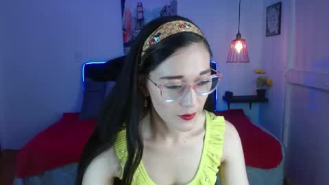 Snapshot of mylu_xx chatting on 05/01/26, 01:37 MYLU online show from 05/01/26, 01:37