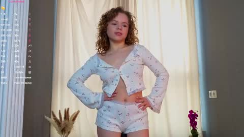 Monique with Curls online show from 04/08/26, 06:13