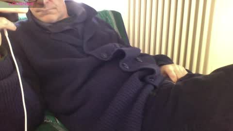 Bi sexy guy lovense hush is on private is open or password show tip if you like. online show from 02/24/25, 10:26