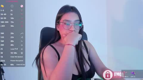 Snapshot of mypretty_isabella chatting on 05/21/26, 01:01 Bella online show from 05/21/26, 01:01