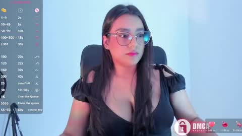 Snapshot of mypretty_isabella chatting on 05/22/26, 09:53 Bella online show from 05/22/26, 09:53