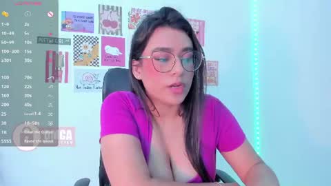 Snapshot of mypretty_isabella chatting on 06/20/26, 02:58 Bella online show from 06/20/26, 02:58