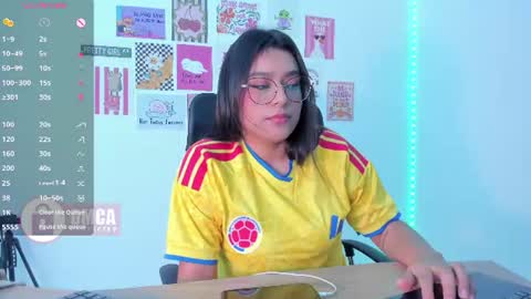 Snapshot of mypretty_isabella chatting on 06/23/26, 11:25 Bella online show from 06/23/26, 11:25