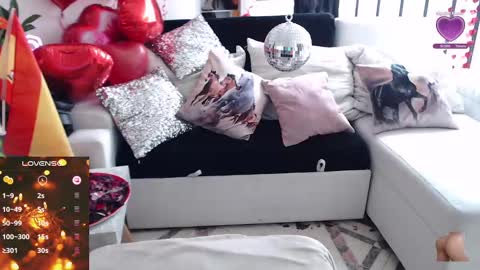 Myrna Sessions online show from 02/17/25, 04:59