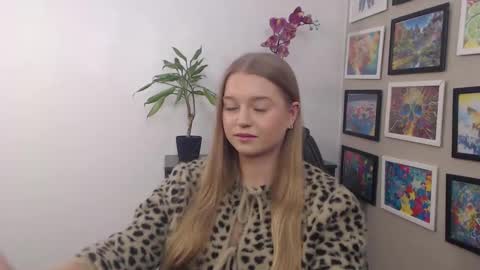 Erica online show from 02/06/25, 07:35