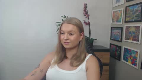 Erica online show from 09/11/25, 11:21