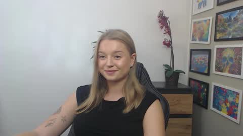 Erica online show from 09/16/25, 08:15