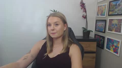 Erica online show from 09/25/25, 09:35