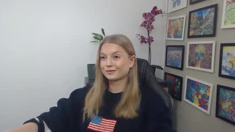 Erica online show from 04/09/26, 08:31