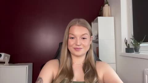 Erica online show from 05/06/26, 09:03