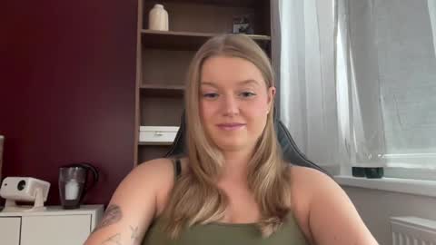 Erica online show from 06/01/26, 07:43
