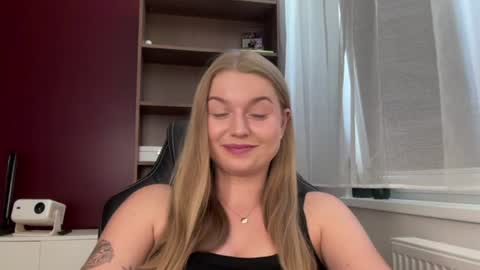 Snapshot of mysteryericax chatting on 07/16/26, 12:33 Erica online show from 07/16/26, 12:33