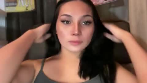 UR GIRL NEXTDOOR online show from 04/19/26, 10:14