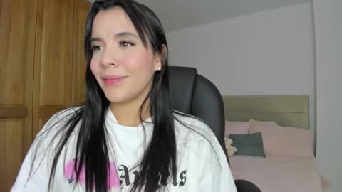 Elena online show from 10/17/25, 09:39