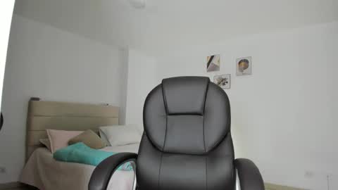 Elena online show from 10/28/25, 07:38