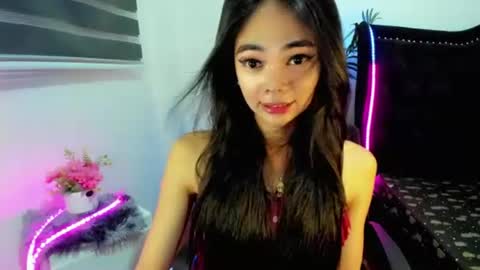 Snapshot of mysticofcum22 chatting on 11/07/25, 11:54 Krestine online show from 11/07/25, 11:54